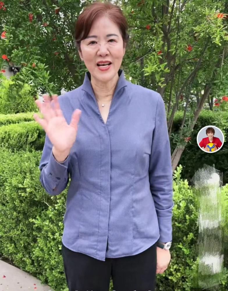 多家土超和沙特俱乐部有意埃尔内尼埃尔内尼吸引了多家俱乐部的兴趣，特拉布宗体育、贝西克塔斯、加拉塔萨雷和一些沙特俱乐部都有意引进这位31岁的埃及中场，正在探索交易条件。
